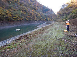 深浅測量　・ダム深浅測量